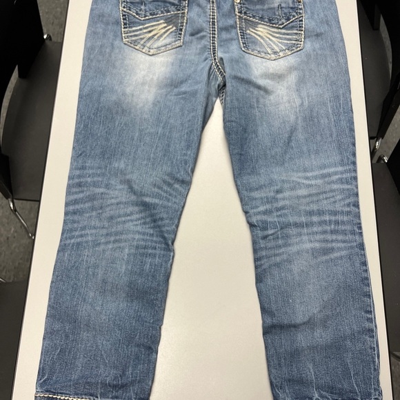 Almost Famous Women Junior’s Light Medium Wash Denim Ankle Jeans Size 15 X 24’ - Picture 2 of 7
